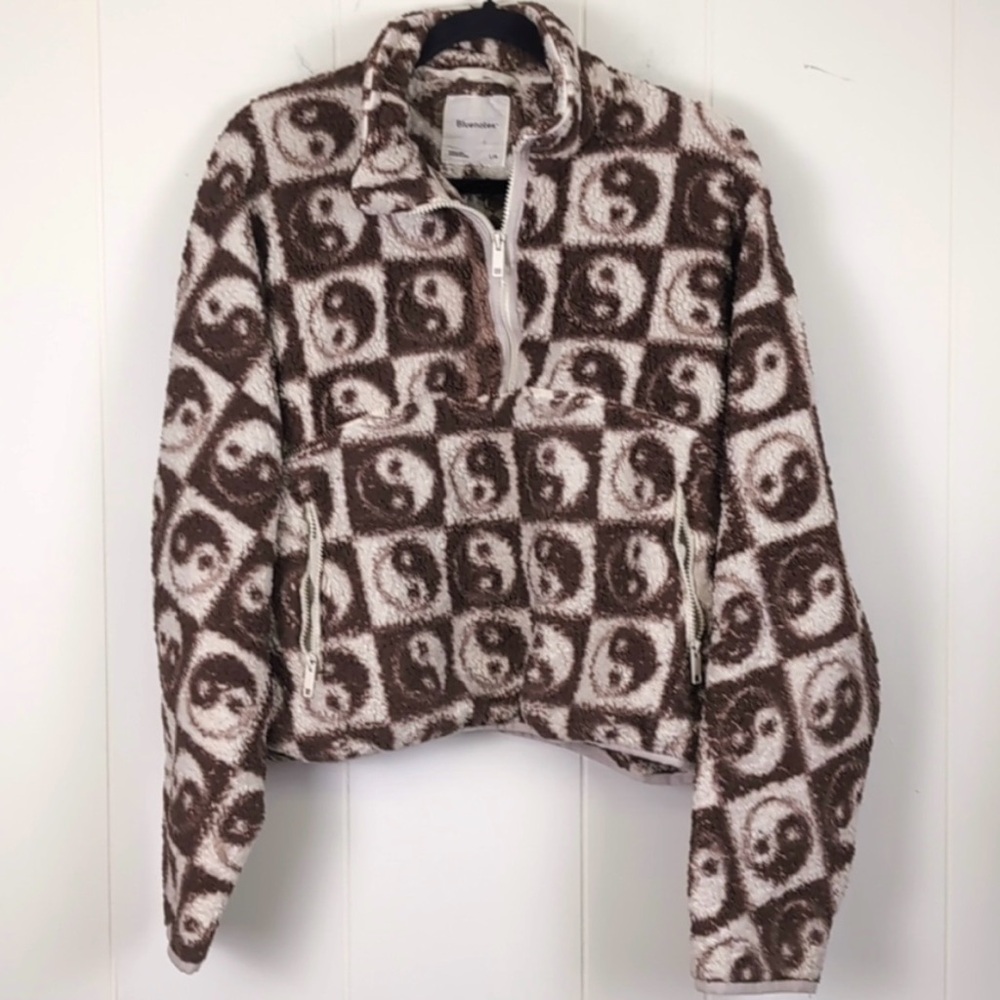 BLUENOTES BROWN & WHITE CROPPED YIN AND YANG FLEECE PULLOVER 26” PTP